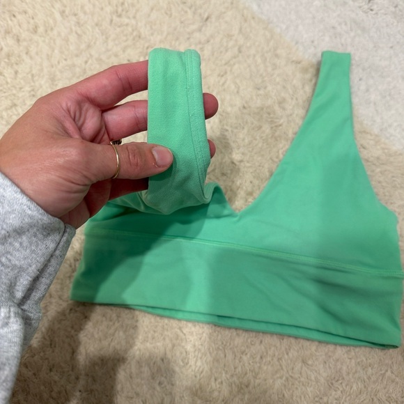 lululemon Align V-Neck Bra Light Support, A/B Cup Pistachio Green Size 6 - Picture 5 of 16
